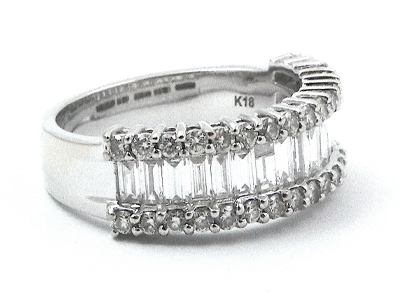 Zlatý dámský prsten 750/1000 s diamanty