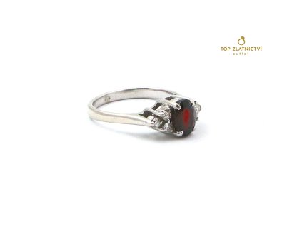 Zlatý prsten s almandinem a diamanty 3.17g