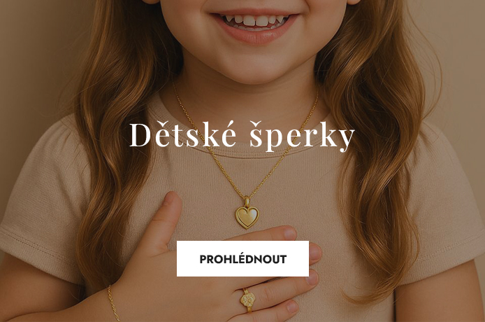 Dítě se zlatými šperky