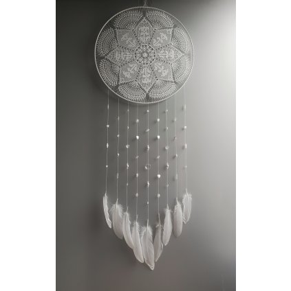 Obří bílý lapač snů