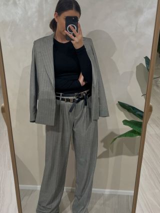 Recap zľavnených outfitov 🔥 Dámy, ako už viete, prebiehajú u nás obrovské zľavy! 💥 Aj tieto outfity si dokážete vyskladať...