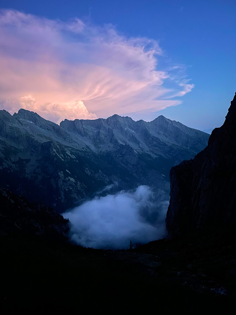 Meduza mrak - pohled z Val Torrone přes Val di Melo