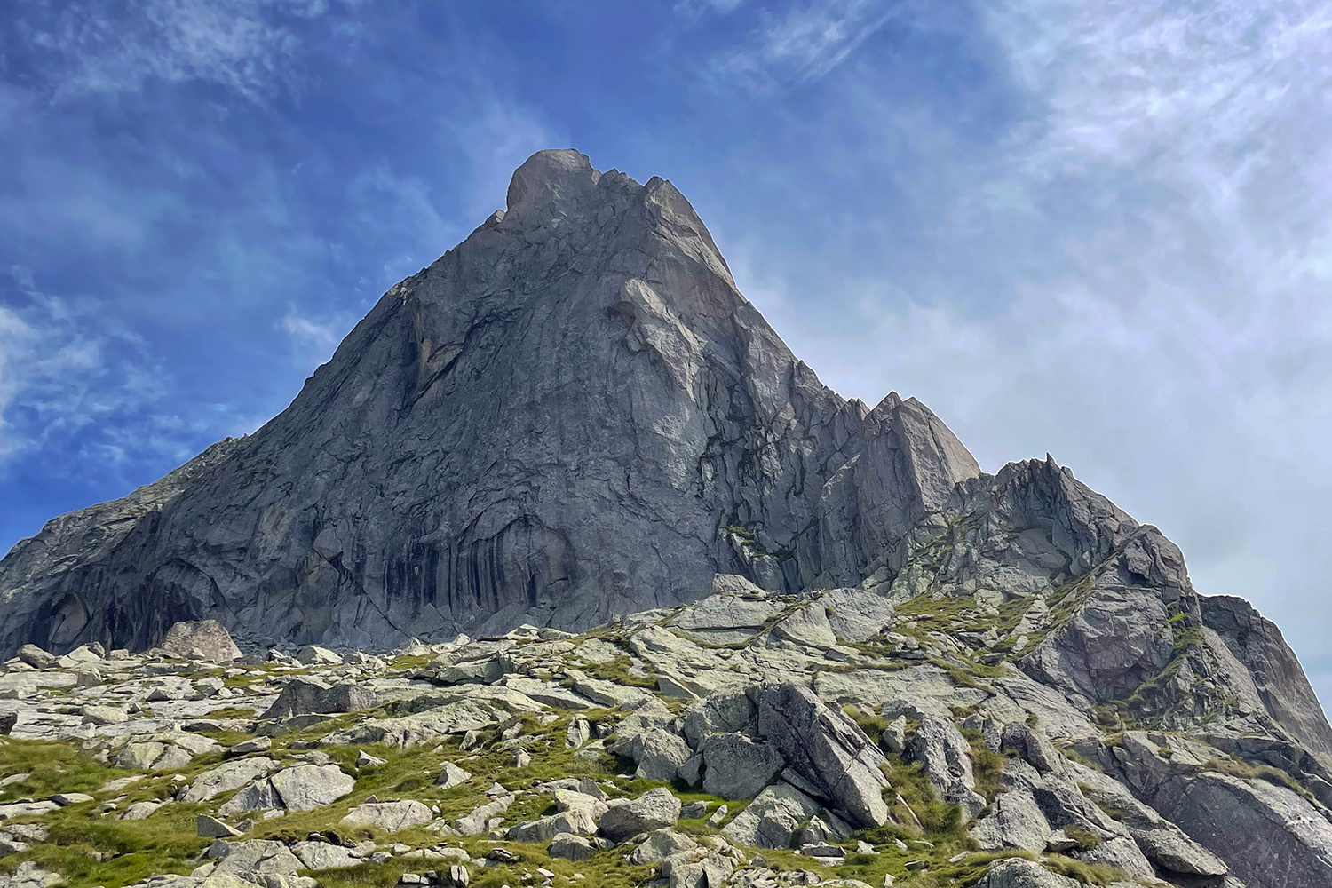 Picco Luigi A. ze strany od Valle Zocca