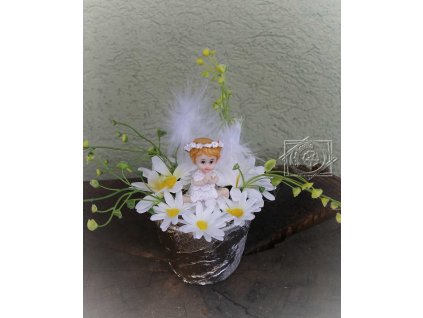 Drobná biela ikebana s anjelikom Kvetka - Dušičky