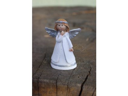 Anjelik biely s ligotavými krídelkami