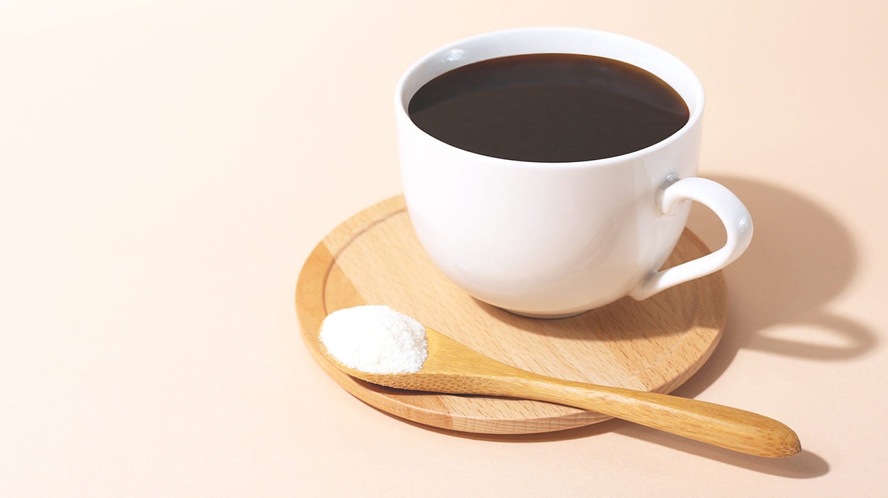 Měli byste si do kávy přidávat kolagen?