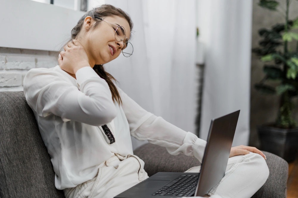 Stres a klouby: Jak psychika ovlivňuje pohybový aparát