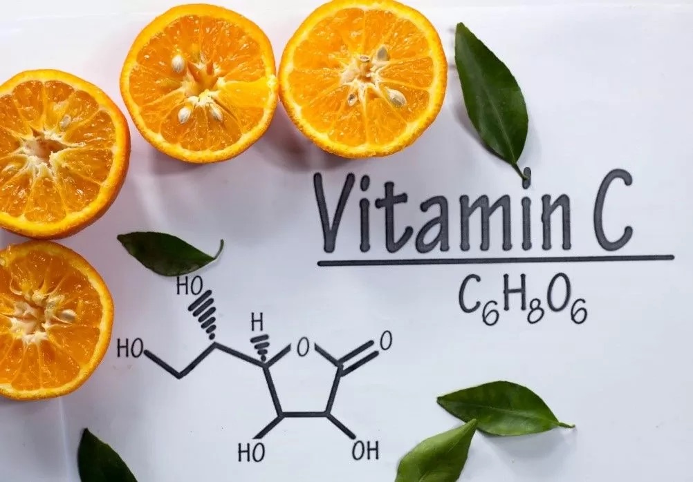 Ako môže nedostatok vitamínu C ovplyvniť stav kĺbov?