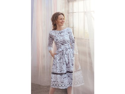 Černobílé šaty s paličkovanými krajkami