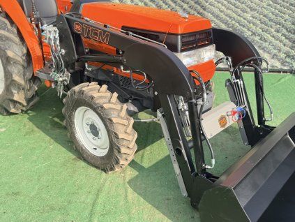 TCM M1 front loader