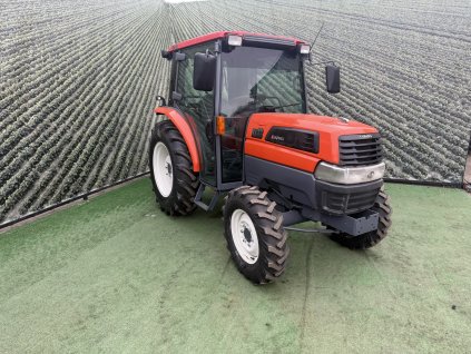 Kubota KL33