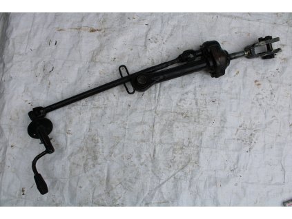 Zvedák věšák ramen Zetor uř.1