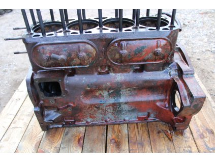 Blok motoru Zetor Crystal 8011, 8045  Kompletní výborný stav