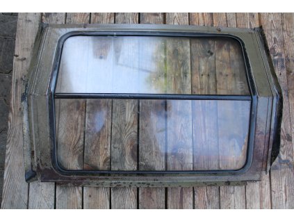 Lomené zadní okno Zetor  kompletní bez poškození Československá výroba