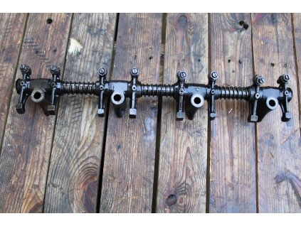 Vahadla ventilů kompletní sestava Zetor 8011 8045 bez poškození Československá výroba