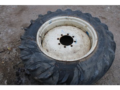 Zetor crystal 8011 zadní kolo ráfek disk velikost 34 8