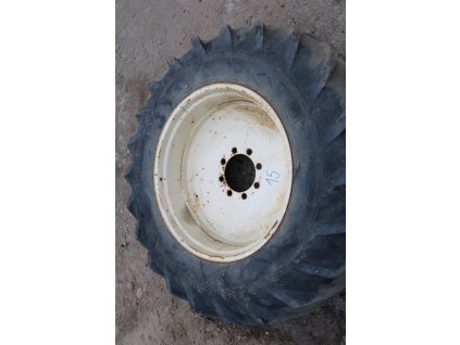 Zetor crystal 8011 zadní kolo ráfek disk 16,9-34 8 pláten 15