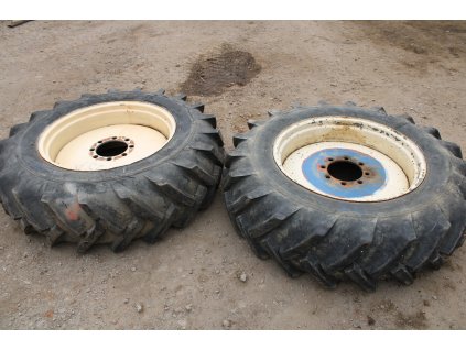 Zetor crystal 8011 zadní kola ráfky disky 16,-34 8 pláten vzorek 4,5cm 25