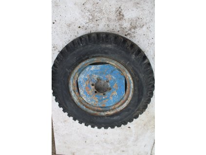 Zetor crystal 8011 přední kolo ráfek disk pneu tigor 10 pláten 75% 11