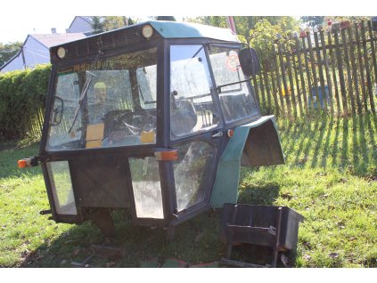 Kabina Zetor 7211 kompletní nezkorodovaná