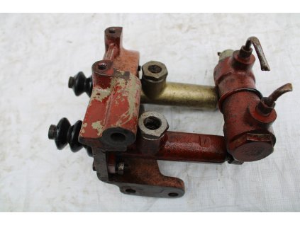 Zetor crystal 8145 brzdové válce+jejich držák