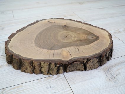 Prírodný orechový podstavec stojan doštička s kôrou 40-43 cm