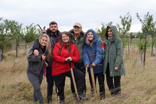 Stejně jako každý rok, i letos jsme s celým Treesome týmem vyrazili na brigádu do našeho lesa. 🌲 I když nám tentokrát...
