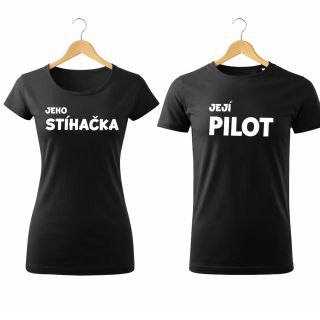 💥 Novinka pro zamilované dvojice, které mají styl! 💥 👩‍✈️ Jejjí pilot & ✈️ Jeho stíhačka – párová trička ze 100% bavlny...