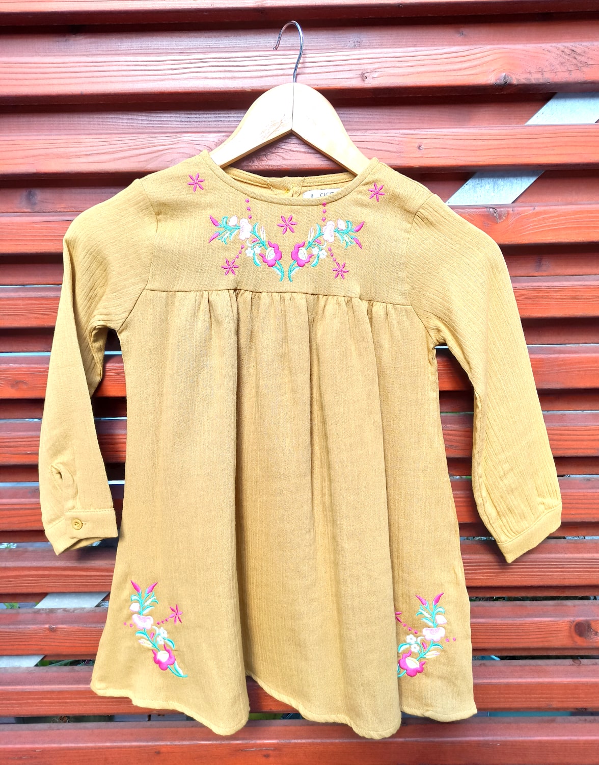 Stylové mušelínové dívčí šaty, hořčicově žluté (Dětské oblečení) Velikost: 128 (7-8 let)