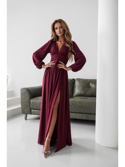 dlouhé společenské šaty lesklé