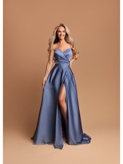 dlouhé splývavé šaty