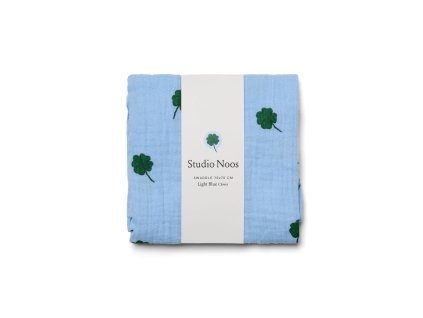 STUDIO NOOS Swaddle Print Medium - zavinovačka | Light Blue Clover