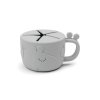 DONE BY DEER Peekaboo svačinový hrneček Raffi - šedý
