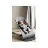 BabyBjörn Lehátko Bouncer Bliss Light Grey 3D Jersey s hračkou textilní Soft friends