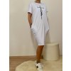 BASIC ŠATY  BÍLÉ S NÁPISEM A KAPSAMI B-24