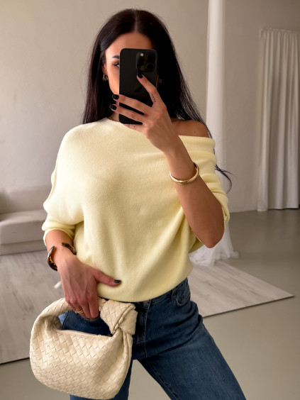 svetr banánový žlutý3 2