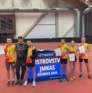 Krajský přebor žactva v hale se svěřenci z @fenixsport_bk + Jendovi první halové závody 💪🙂 Bilance 🥇🥇🥉🥉a Jenda na 800 m 8....