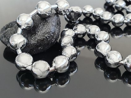 Ocelový náhrdelník s kuličkami stříbrná