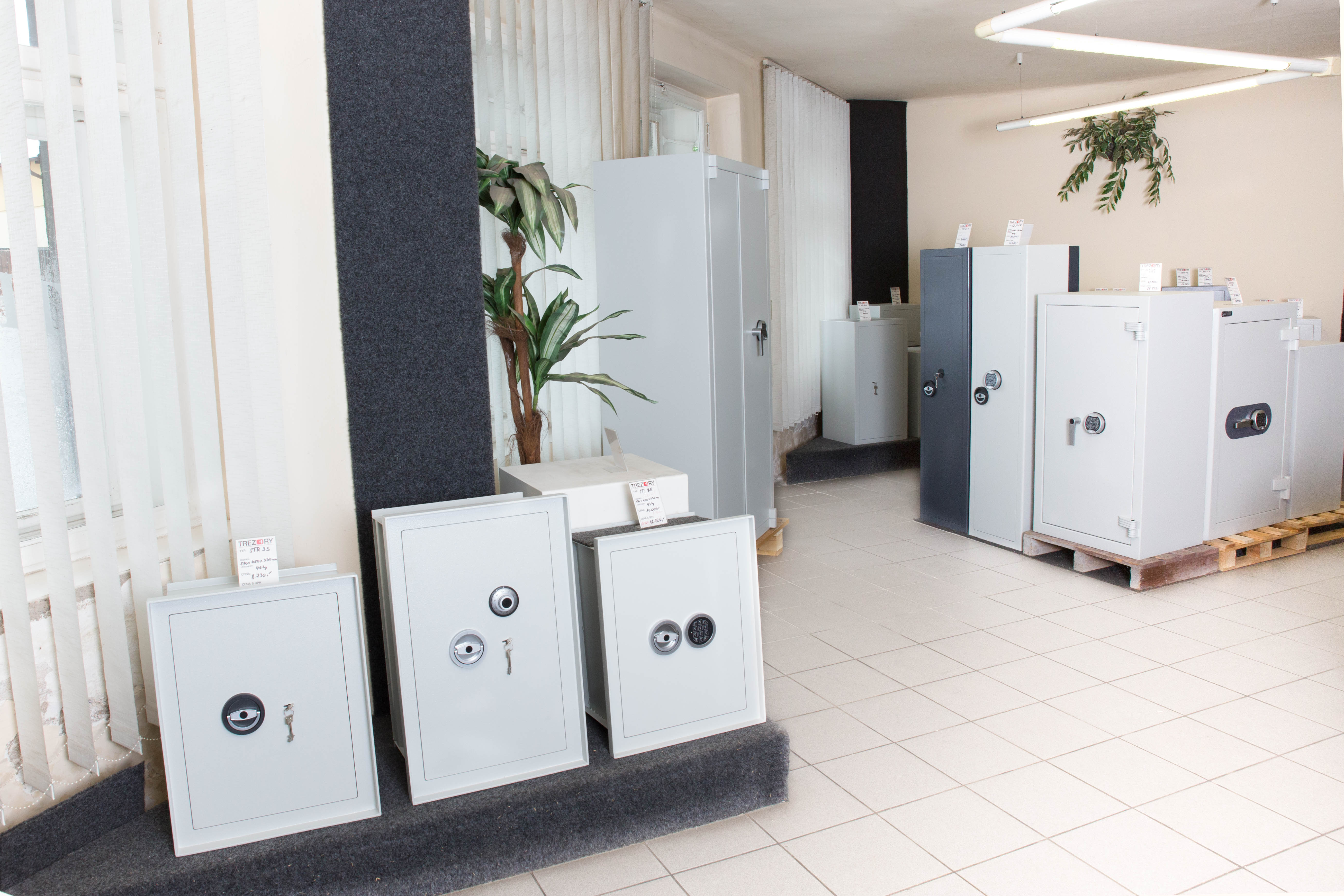 Sejf vs. trezor: jaký je mezi nimi rozdíl a k čemu slouží?