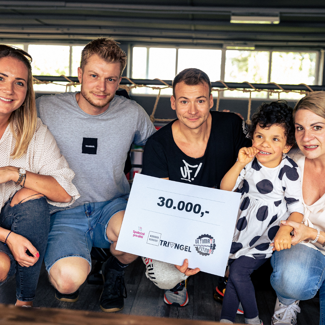 Ultimate Donate Challange přinesl 30 000 Kč pro bojovnice Tinku a její maminku