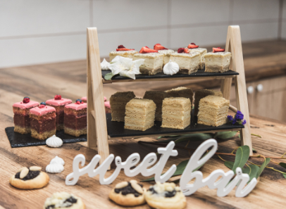 SVATEBNÍ DORTY A SWEET BAR