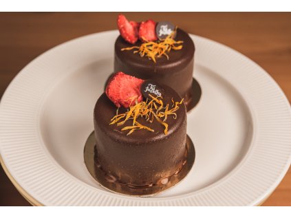 ledový jahodový dortík v tmavé čokoládě2