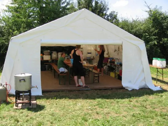 CAMP kitchen tents