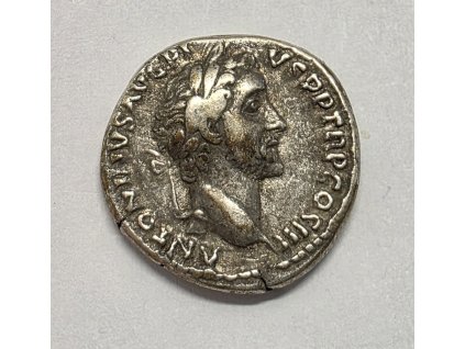 Antoninus Pius Denár Victoria