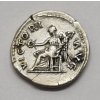 Hadrianus Denár VICTORIA AVG