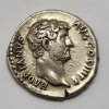 Hadrianus Denár VICTORIA AVG