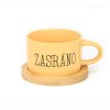 Hrneček makronka s vtipným potiskem ZASRÁNO žlutý s bambusem