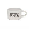 Hrneček makronka s vtipným potiskem NEBUDU TO DĚLAT bílý samotný