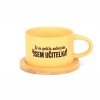 Hrneček makronka s vtipným potiskem JÁ SE PEKLA NEBOJÍM JSEM OČITELKA žlutý s bambusem