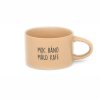 Hrneček makronka s vtipným potiskem MOC RÁNO MÁLO KAFE hnědý